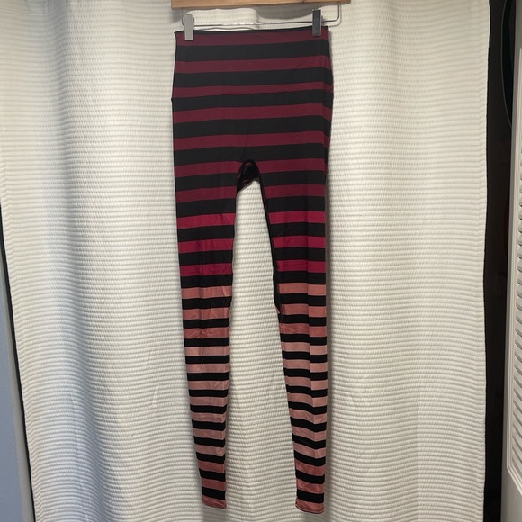 K-DEER Black and Pink Striped Yoga  Leggings - Picture 4 of 4